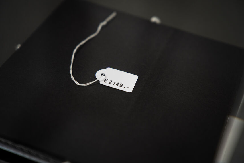 Wofür das Geld II, Stempeldruck auf Fadenetikette, islandrabe